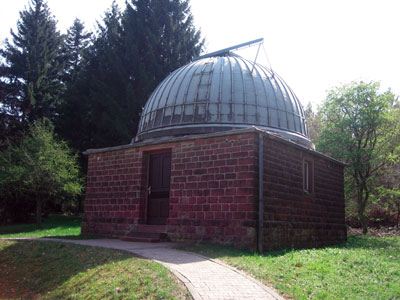 Abb.1 Kuppel des 72 cm Waltz-Teleskops der Landessternwarte auf dem Königstuhl in Heidelberg 